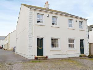 The building in which the holiday home is located