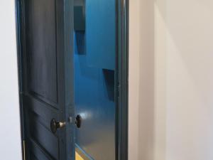 Bright and Newly Renovated Apartment, Hip Canal Saint-Martin Area, Central Parisにあるバスルーム