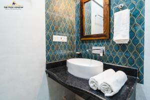 Un baño de Gaji Hotel Jaisalmer