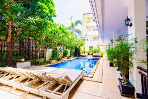 Bazén v ubytování Rithy Rine Angkor Residence nebo v jeho okolí