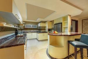 Dusit Hotel & Suites - Doha廚房或簡易廚房