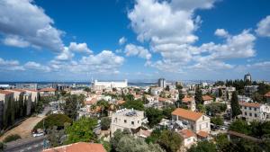 Nespecifikovaný výhled na destinaci Haifa nebo výhled na město při pohledu z hotelu