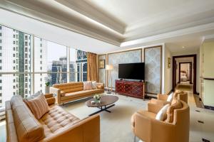 Dusit Hotel & Suites - Doha電視和／或娛樂中心