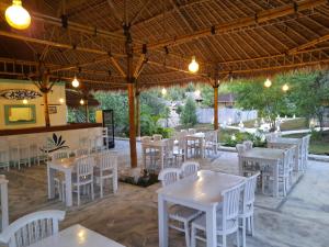 Restaurace v ubytování Villa Samalas Resort and Restaurant