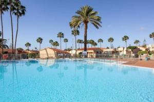 Bazén v ubytování Bungalow Santa Fe en Playa del Inglés nebo v jeho okolí