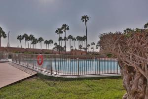 Bazén v ubytování Bungalow Santa Fe en Playa del Inglés nebo v jeho okolí