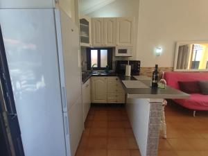 Kuchyň nebo kuchyňský kout v ubytování Bungalow Santa Fe en Playa del Inglés