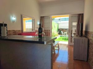 Kuchyň nebo kuchyňský kout v ubytování Bungalow Santa Fe en Playa del Inglés