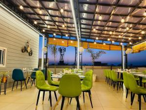 Radha Residency餐厅或其他用餐的地方