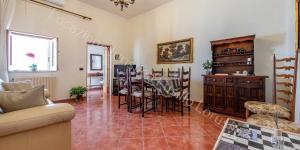 A seating area at Locazione turistica Lorusso