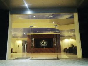Fotografie z fotogalerie ubytování Mahkota Hotel v destinaci Genteng-kulon + 35 fotografií