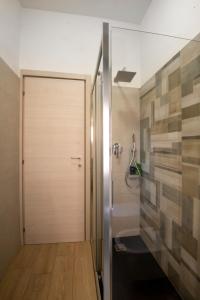 A bathroom at Appartamento Carducci Fiera Rho Milan Még 14 kép