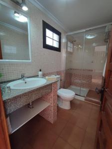 Kúpeľňa v ubytovaní Bungalow Santa Fe bien ubicado