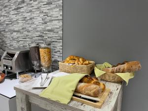 Makanan di atau berdekatan hotel
