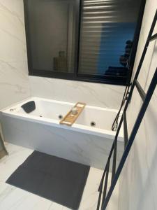 Φωτογραφία από το άλμπουμ του T'eo 25 suite σε Qiryat Yam