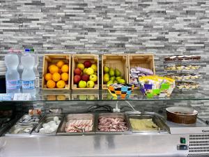 Makanan di atau berdekatan hotel