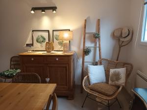 Część wypoczynkowa w obiekcie Jolie villa Lalou Côte d'Azur trois chambres