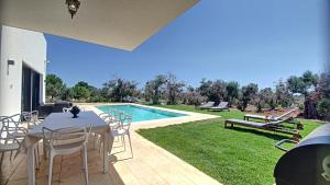 Fotografia z galérie ubytovania Modern 5-star villa with pool 1km from the sea v destinácii Leuca
