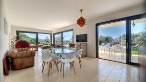 Fotografia z galérie ubytovania Modern 5-star villa with pool 1km from the sea v destinácii Leuca + 32 fotografií
