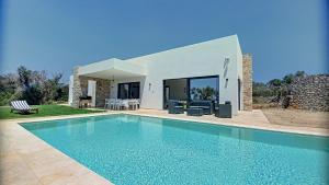 Fotografie z fotogalerie ubytování Modern 5-star villa with pool 1km from the sea v destinaci Leuca