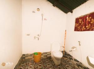 A bathroom at Wild Planet Eco Retreat