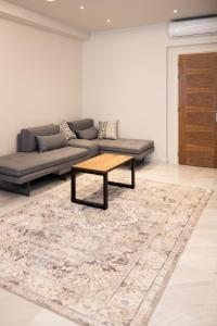 A seating area at Patras Casale
