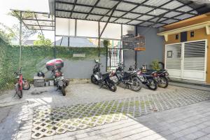 Fotografie z fotogalerie ubytování SPOT ON 91745 Rumah Kost Gresik Syariah v destinaci Gresik