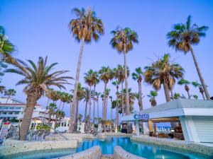 Bazén v ubytování Leonardo Plaza Cypria Maris Beach Hotel & Spa nebo v jeho okolí