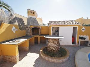 The building in which the holiday home is located