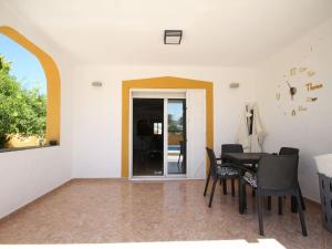 Kép Agradable villa con piscina szállásáról Torreviejában a galériában