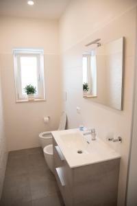 A bathroom at Perla Vacanza
