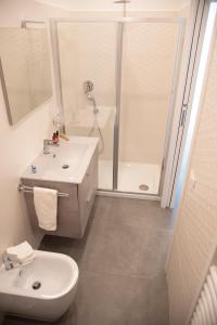 A bathroom at Perla Vacanza