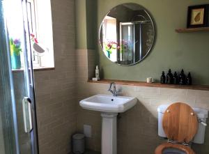 Vannituba majutusasutuses Cargibbitt Annexe +39 fotot