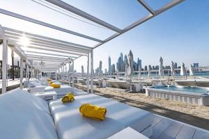 A piscina localizada em Private Pool Apt. Five Palm Jumeirah up to 6guest ou nos arredores