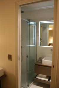 Gallery image of Cirque Deluxe Studio Apartment in Paris