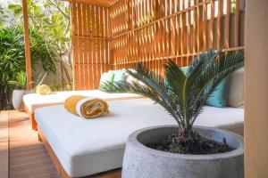 Cama ou camas em um quarto em Private Pool Apt. Five Palm Jumeirah up to 6guest mais 34 fotos