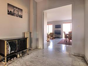 Gallery image of Appartement magnifique vue mer 111 m2 pour 6 personnes dans domaine privé in Cagnes-sur-Mer
