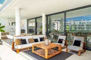 Posezení v ubytování HigueronRentals Casa Linda