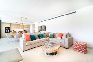 Posedenie v ubytovaní HigueronRentals Casa Linda