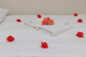 Posteľ alebo postele v izbe v ubytovaní Pejzażowa Apartment Metro Wilanowska Mokotów by Noclegi Renters + 13 fotografií