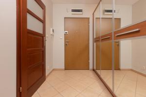 Fotografia z galérie ubytovania Pejzażowa Apartment Metro Wilanowska Mokotów by Noclegi Renters vo Varšave