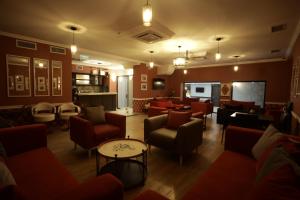 Posezení v ubytování Redline Hotel