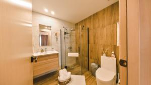 Ένα μπάνιο στο Fully Serviced Apartment at Regatta Living II - 6C +21 φωτογραφίες