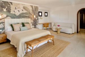 Ένα ή περισσότερα κρεβάτια σε δωμάτιο στο thesuites Lanzarote Shalimar +19 φωτογραφίες