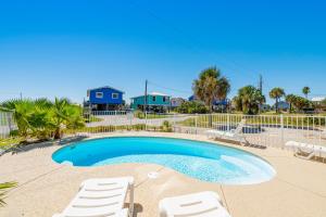 Bazén v ubytování Relax by the Bay nebo v jeho okolí