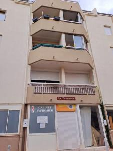Budova, v ktorej sa apartmán nachádza