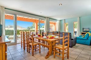 Et opholdsområde på Villa Mar Flores by Villa Plus