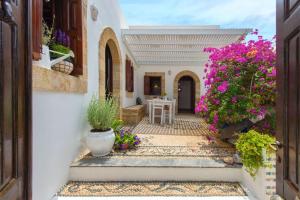Vonkajšia záhrada v ubytovaní Acropolis Lindos House