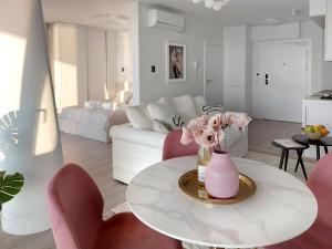 Posezení v ubytování DREAMSEA Luxury Apartament z widokiem na morze fullview