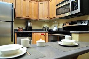Hilton Vacation Club Cedar Breaks Brian Head的厨房或小厨房